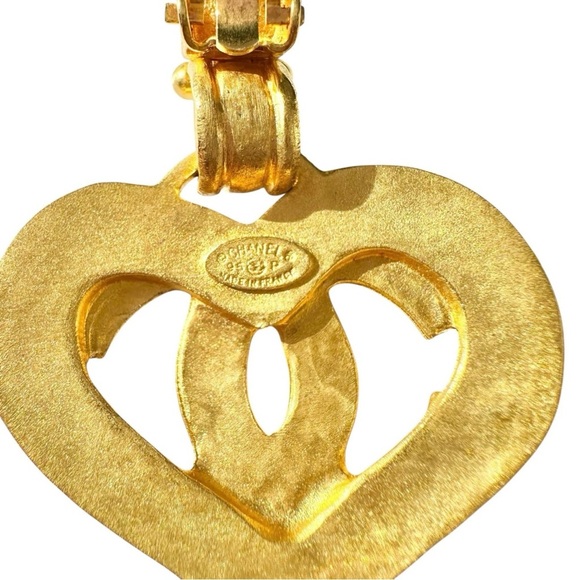 Chanel Iconic CC Logos Heart Gold Large Clip On Earrings with Box - Picture 4 of 8